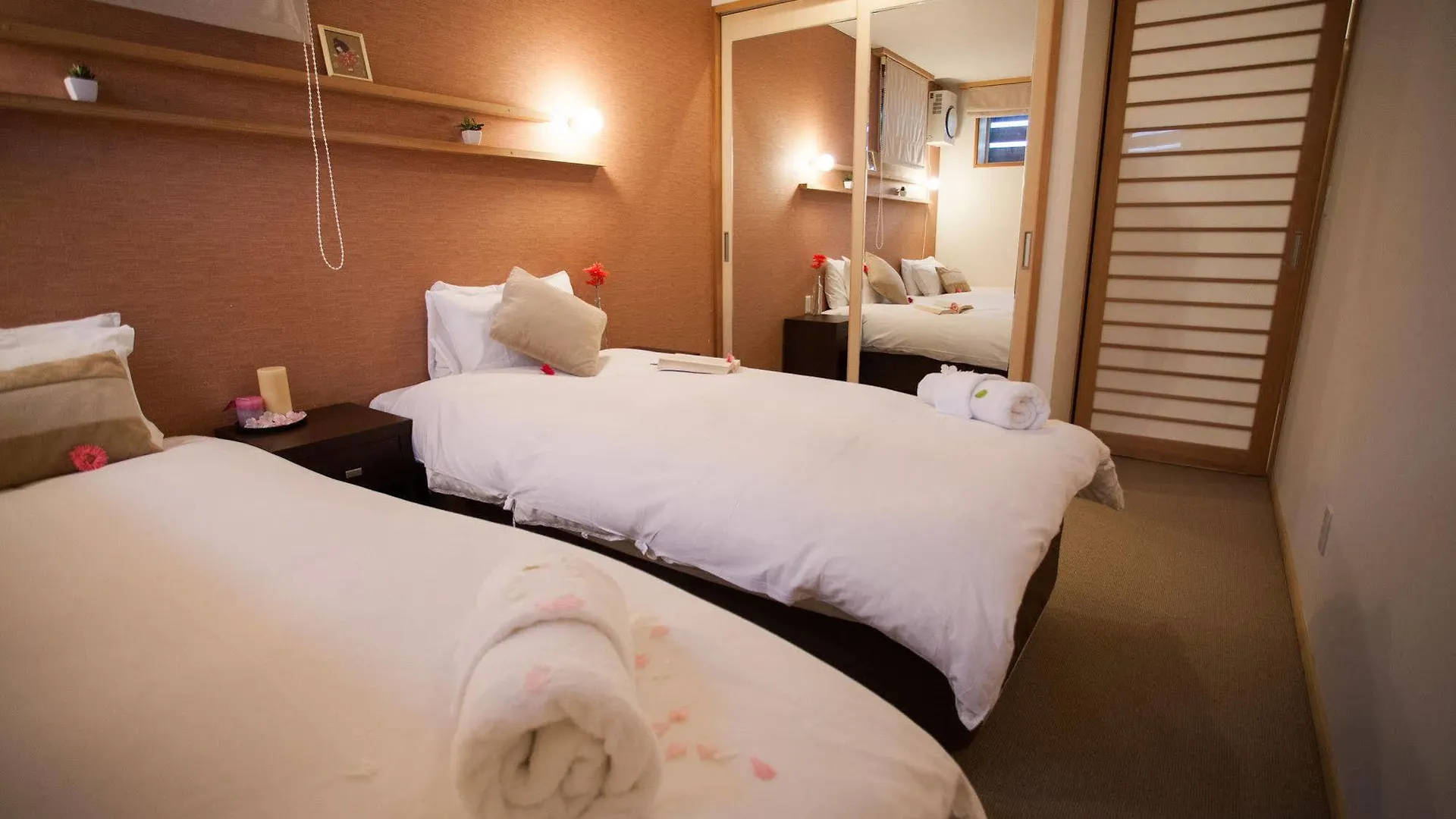 Yuki Yama Apartments Hirafu 0*,  Япония